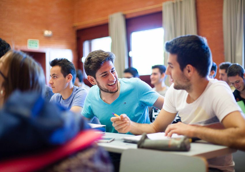 Imagen del evento:alumnado en clase