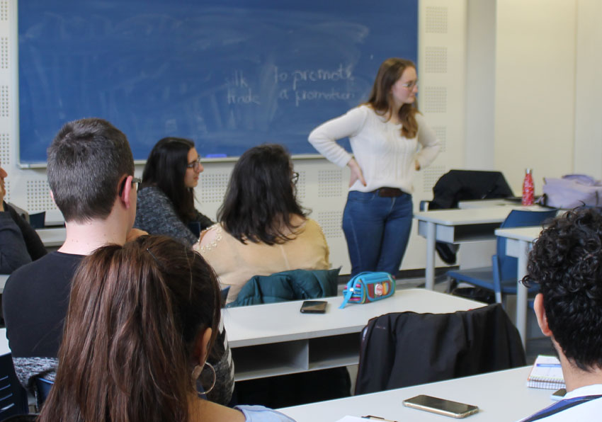 event image:Image of an English course at the Languages Policy Service.